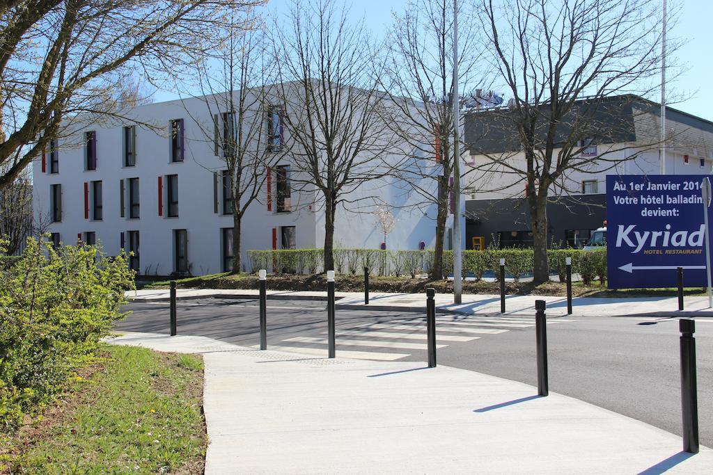 Kyriad Saint Quentin En Yvelines - Montigny Exterior photo