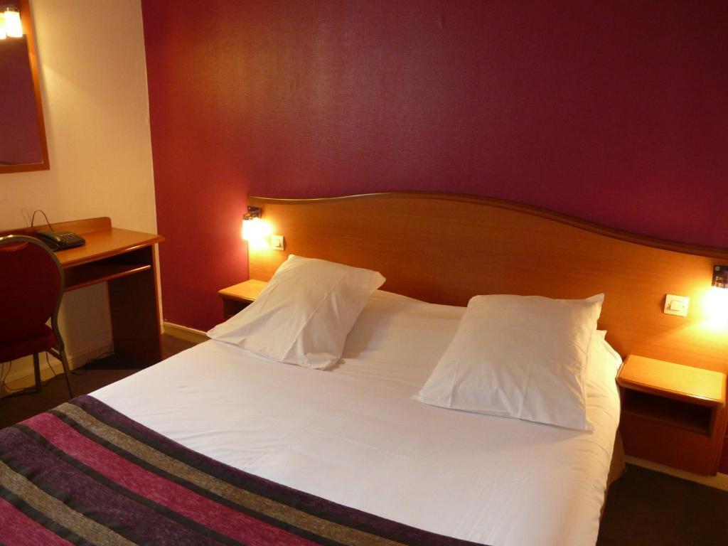 Kyriad Saint Quentin En Yvelines - Montigny Room photo