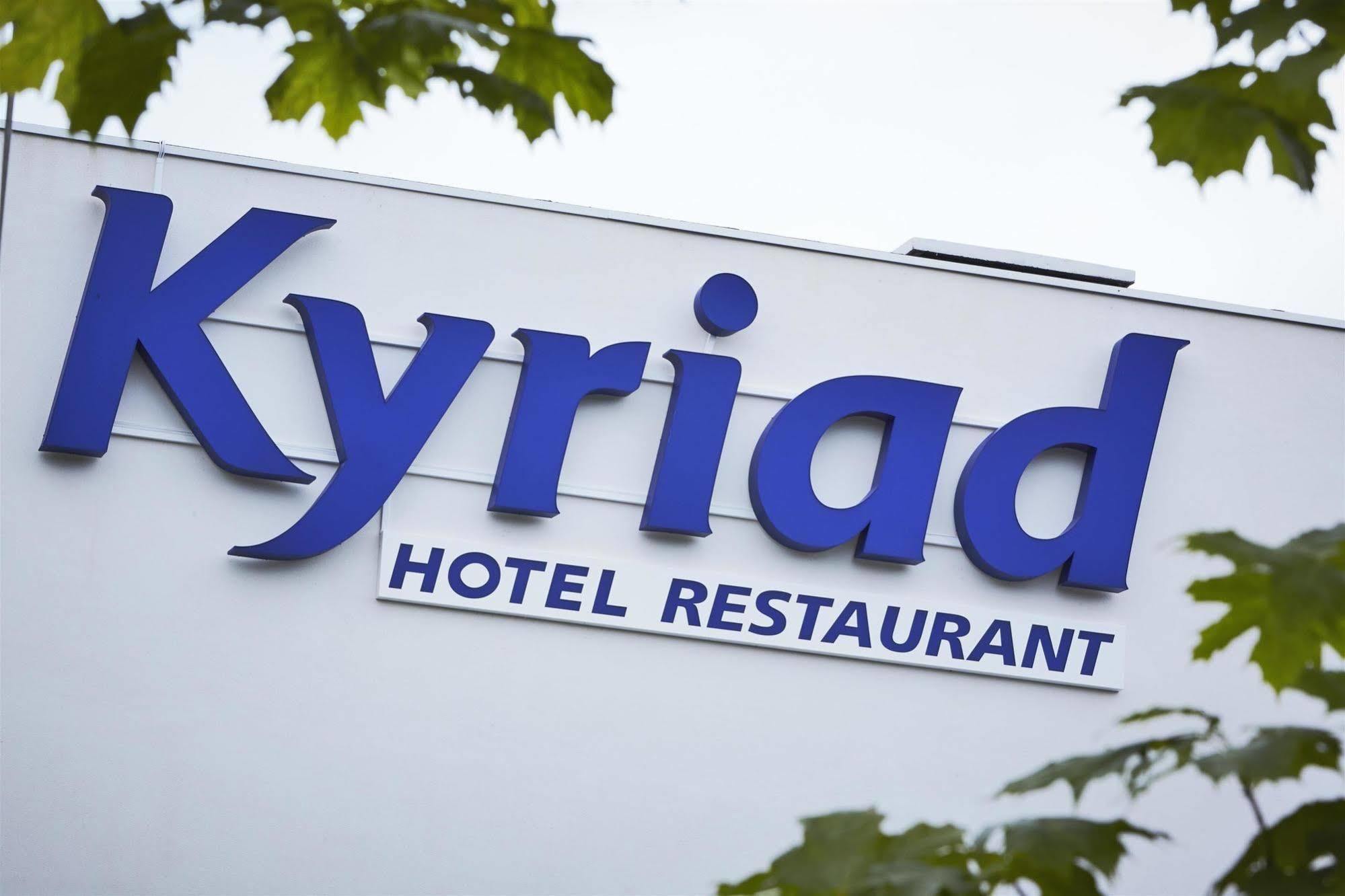 Kyriad Saint Quentin En Yvelines - Montigny Exterior photo