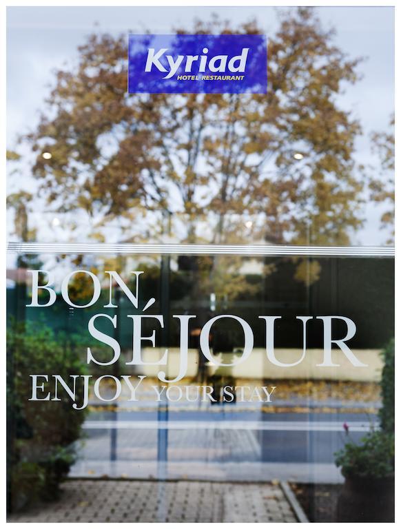 Kyriad Saint Quentin En Yvelines - Montigny Exterior photo